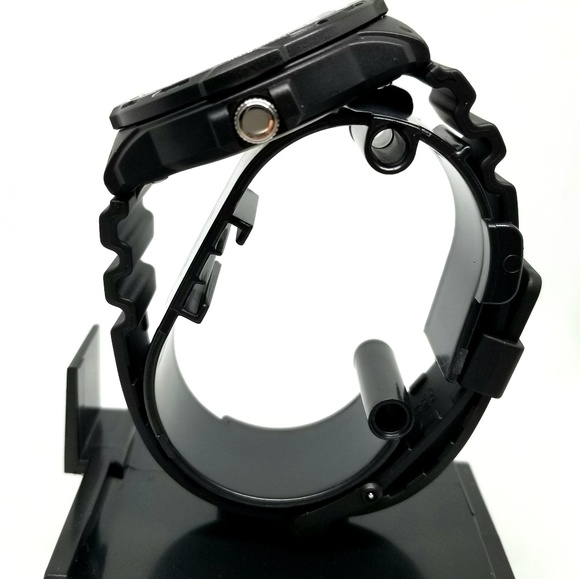 Casio Men's Life Proof/Diver's Watch Black Resin - Picture 5 of 7